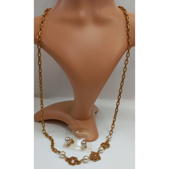 Miriam Haskell Gold/Pearl Filigree Pearls Necklace & Faux Pearl Earrings - Picture 8 of 10